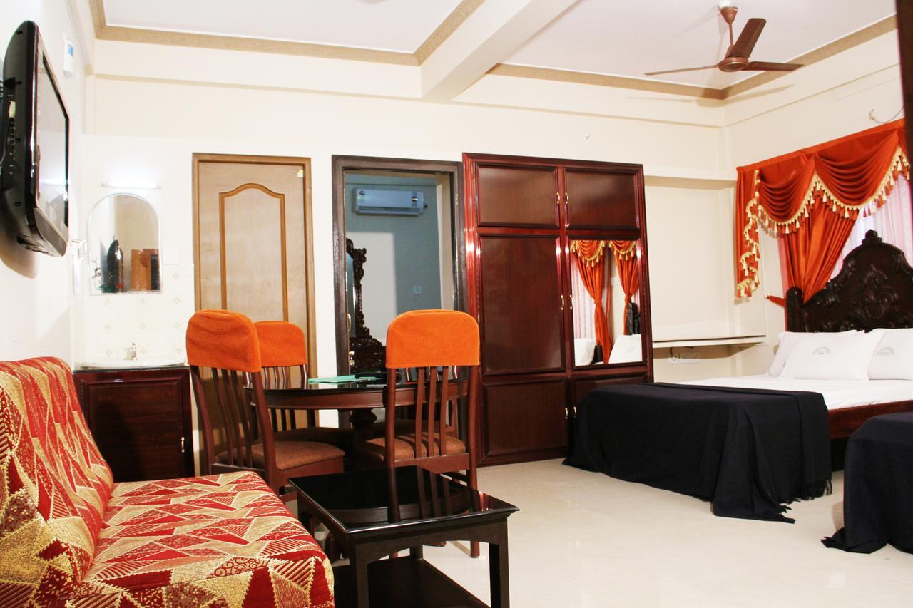 ホテル Anandkrishna Residency Guruvāyūr エクステリア 写真